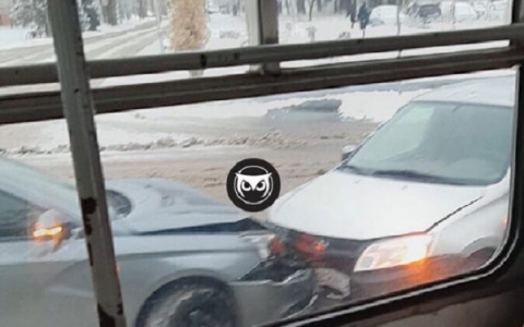 В Пензенской области утро началось с жесткого ДТП на перекрестке