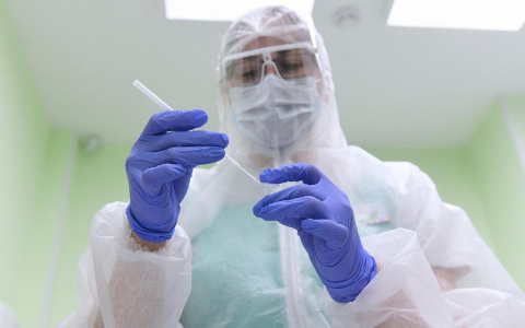 Прививка не спасёт: эпидемиолог рассказал об эффективности вакцины от COVID-19