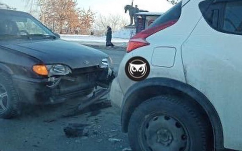 В Пензе «ВАЗ» протаранил иномарку