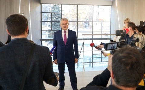 Губернатор Иван Белозерцев высказался о переводе часов на летнее время