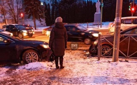 Пензенцы сообщают о лобовом ДТП на Гагарина