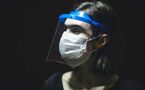 Наивысший уровень ограничений: новый штамм коронавируса запустил вторую волну пандемии