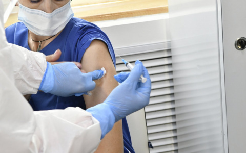 Роспотребнадзор объяснил, что нельзя делать после вакцинации