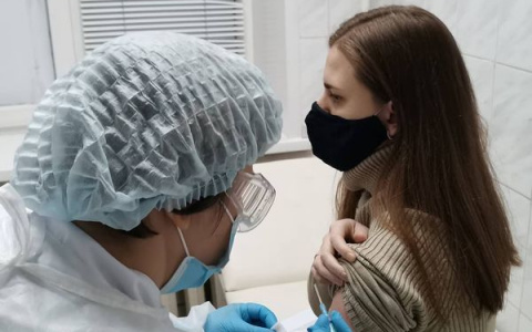 Врачи признались, в чем настоящая цель вакцинации от COVID-19