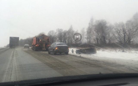 В Пензенской области перевернулась фура