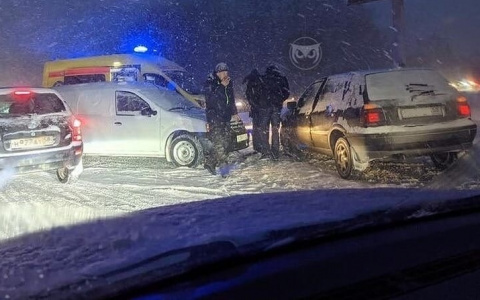 На место серьёзной аварии в Пензенской области приехала скорая