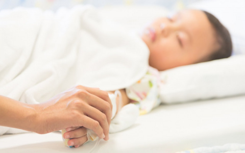 Запах чувствуется: врачи объяснили, как определить ковид у ребенка