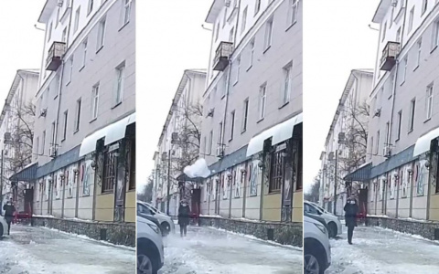 Два шага до смерти: в Пензе ледяная глыба обрушилась на горожанку