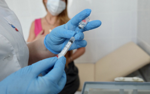 «Вакцина – яд»: инцидент в Пензенской области взбудоражил Сеть