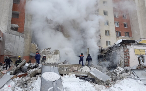 «Под завалами кричат»: в Нижнем Новгороде напротив станции метро произошёл взрыв