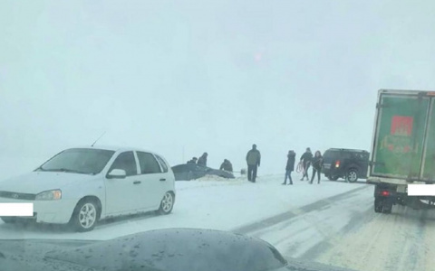 Пензенцы сообщают о серьезной аварии на трассе