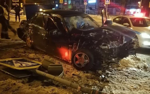 «Водитель в наручниках»: в Пензе произошла жесткая авария с пострадавшими