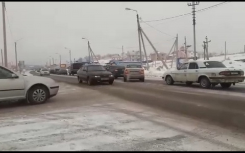 "Страдают тысячи людей": пензенец показал дорожный "ад" в селе Бессоновка