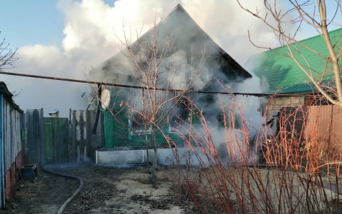 Утром при пожаре в Пензенской области погибли два человека