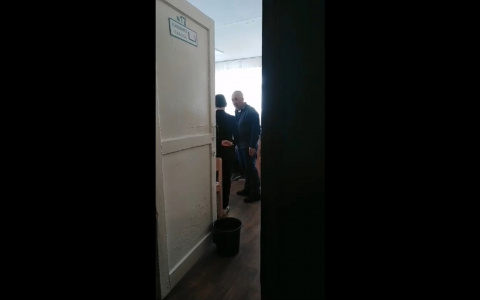 Ученики разбились на 2 лагеря: пензенский физрук настраивает детей друг против друга