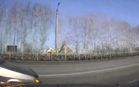 «Наездник резко перестроился»: видеорегистратор зафиксировал страшную аварию в Пензе