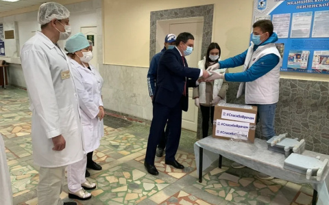 За год работы волонтерский центр ЕР принял более 1,5 млн просьб о помощи от населения