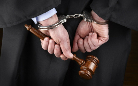 Судью из Пензенской области посадили на 8 лет за взятку