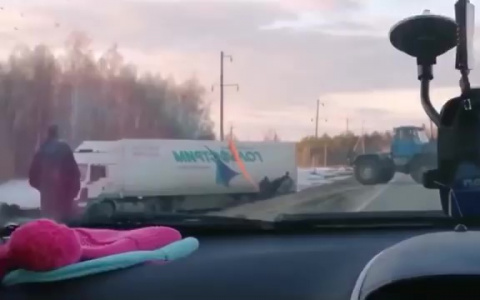 В Пензе водитель уснул за рулем и попал в аварию – видео