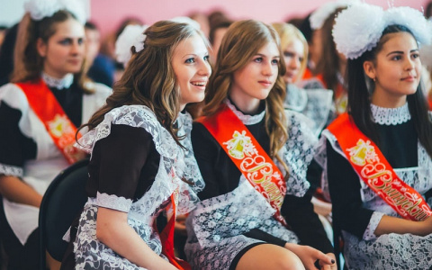 Названы точные даты выпускного и последнего звонка