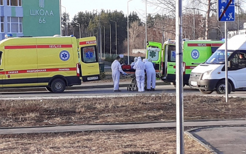 В Пензе к месту жесткой аварии на Шуисте прибыли машины скорой помощи