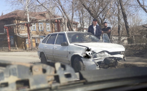 В Пензе к месту жесткой аварии на улице Металлистов прибыла полиция