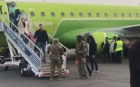 В Пензенском аэропорту силовики "повязали" пассажира