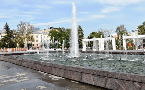Мэрия озвучила график работы светомузыкального фонтана в центре Пензы