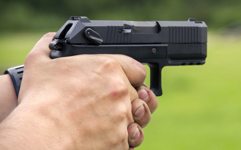 Соцсети: в Пензе полицейский застрелил прохожего