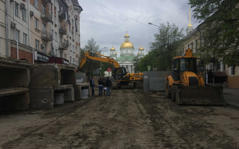 Ходите пешком или... Мэр Пензы отправил водителей с верха Московской на платные парковки