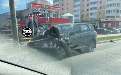 В Пензе на улице Антонова произошла необычная авария