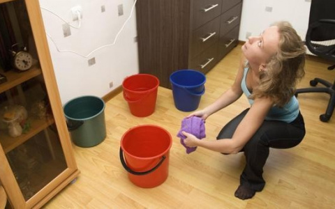 "Сгнили все полы": пензячка рассказала об "аде" в квартире