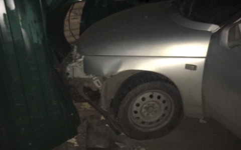 «Задел машины и врезался в забор»: в Пензе рассказали об аварии на улице Минской