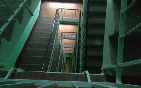 В Заречном прокуратура проверяет факт падения 3-летнего ребенка с высоты