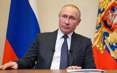 Путин продлил льготную ипотеку для семей