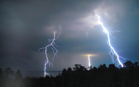 «Дожди, грозы и град»: синоптики обескуражили прогнозом погоды в регионе