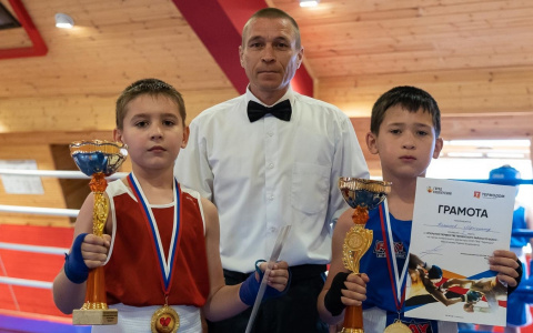 В Спутнике прошел турнир по боксу на призы Рафика Ибрагимова