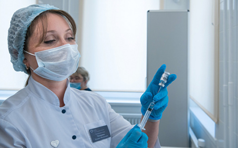 Центр Гамалеи сообщил о снижении эффективности вакцины против индийского штамма