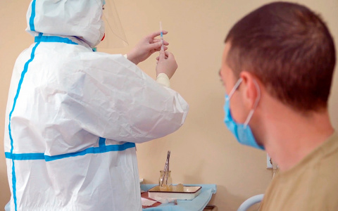 «В чем проблема?»: Мельниченко отреагировал на сообщение об отсутствии вакцины