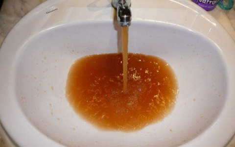 Соцсети: пензенский чиновник отказался пить воду, которую назвал «чистой»