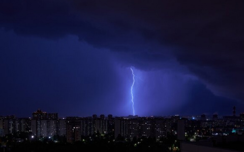 Пензенцев предупредили о мощном ливне с грозой