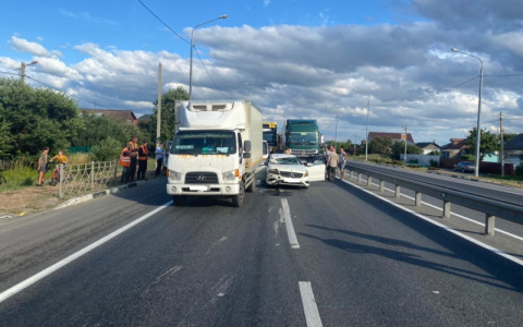 Под Рязанью в грузовик пензенца врезался московский Mercedes