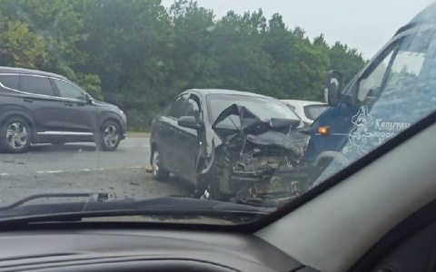 На трассе под Пензой произошла жесткая авария с иномаркой