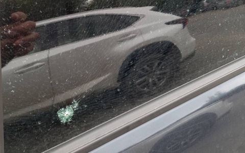 «Стреляете по машинам?»: пензячка рассказала о хулиганах на улице Аустрина