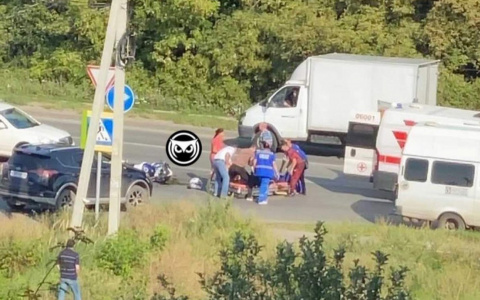 В Пензе на улице Аустрина 22-летний водитель «Лады» сбил мотоциклиста