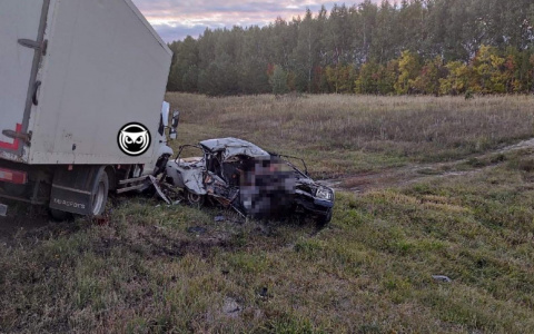 «Машина всмятку»: в Городищенском районе произошла смертельная авария