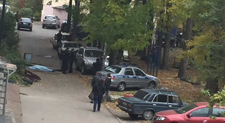 Пензенец упал с балкона и разиблся насмерть в Заводском районе