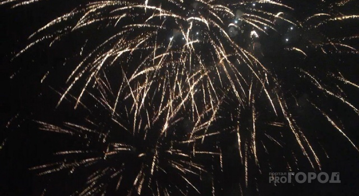 Праздничный фейерверк в честь Дня Победы в Пензе впечатлил горожан