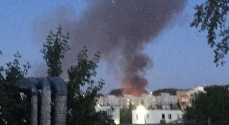 «Полыхает со всех стлрон»: в Пензе в районе Бугровка произошёл страшный пожар