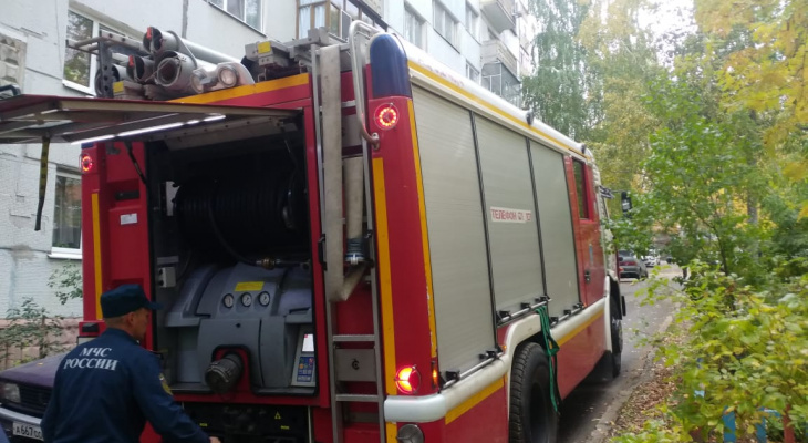 50 человек эвакуировали: в Пензе загорелась квартира
